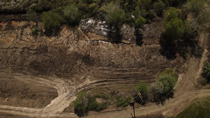 Edirne'de deposundan tarım arazilerine zift yayılan şirketin faaliyetleri durduruldu