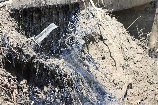 Edirne'de deposundan tarım arazilerine zift yayılan şirketin faaliyetleri durduruldu