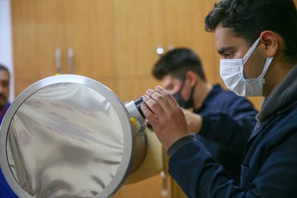 İzmir'de liseliler atık malzemelerden yararlanarak teleskop yaptı