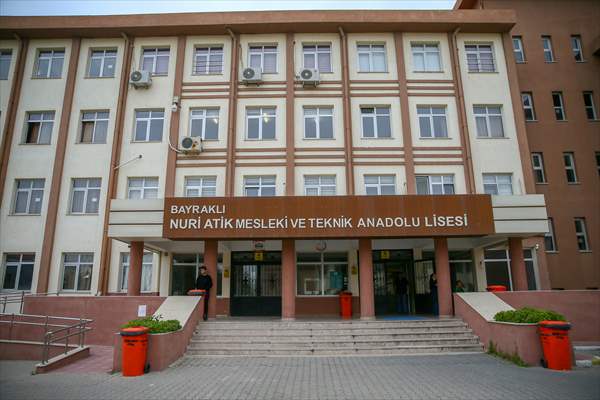 İzmir'de liseliler atık malzemelerden yararlanarak teleskop yaptı