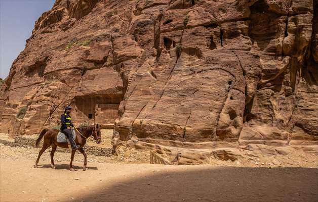 Rose red city: Jordan's Petra