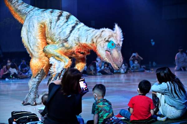 Dinosaur scenic representation life-size in Tokyo