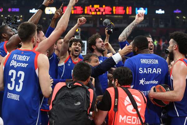 Anadolu Efes become 2021-22 EuroLeague champions by beating Real Madrid 58-57