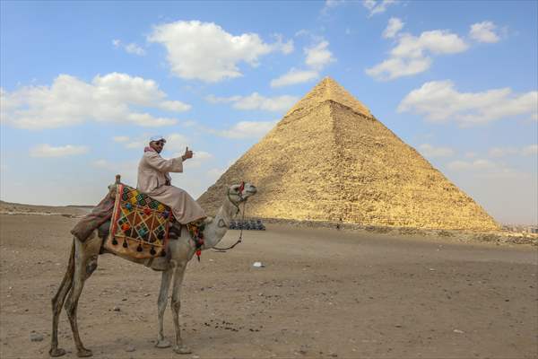 Cheops, Khafre and Mikerinos Pyramids in Giza