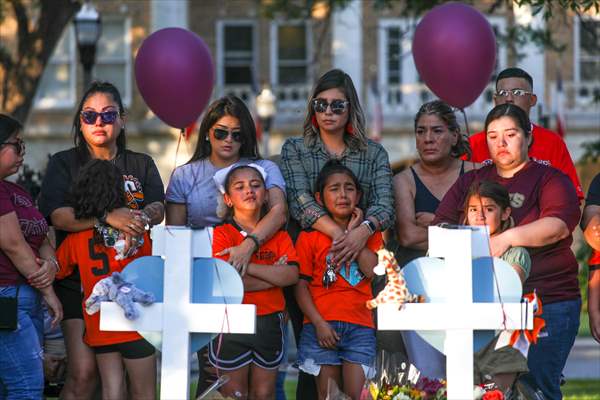 Mourners visit memorial for Texas school shooting victims