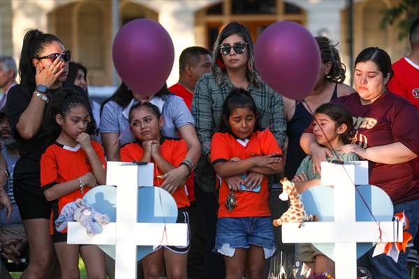 Mourners visit memorial for Texas school shooting victims