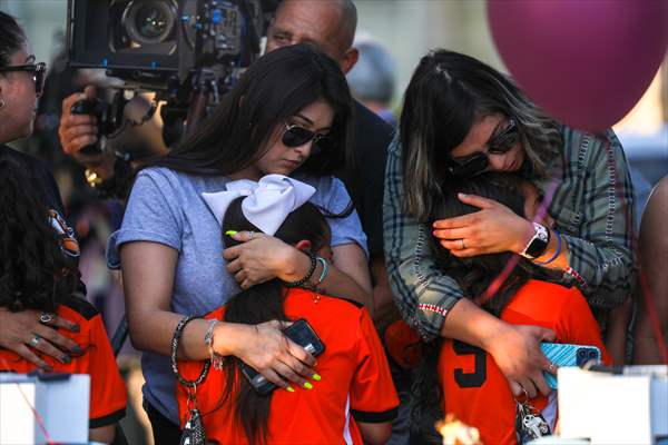 Mourners visit memorial for Texas school shooting victims