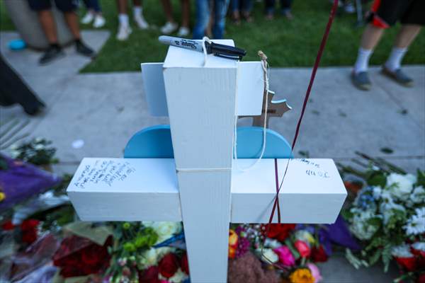 Mourners visit memorial for Texas school shooting victims