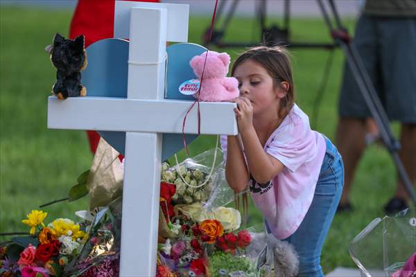 Mourners visit memorial for Texas school shooting victims