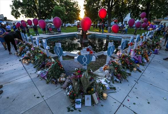 Mourners visit memorial for Texas school shooting victims