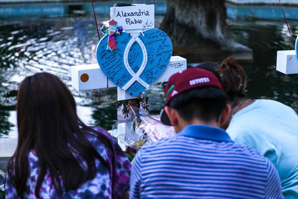 Mourners visit memorial for Texas school shooting victims