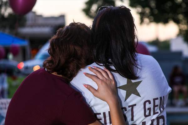 Mourners visit memorial for Texas school shooting victims