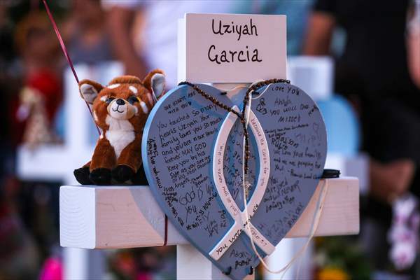 Mourners visit memorial for Texas school shooting victims