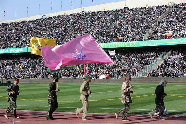 "Hello Commander" anthem, which spread on social media, was sung with choir at Tehran Azadi Stadium