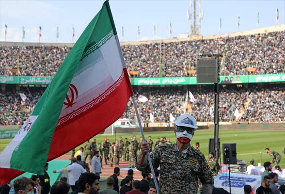 "Hello Commander" anthem, which spread on social media, was sung with choir at Tehran Azadi Stadium