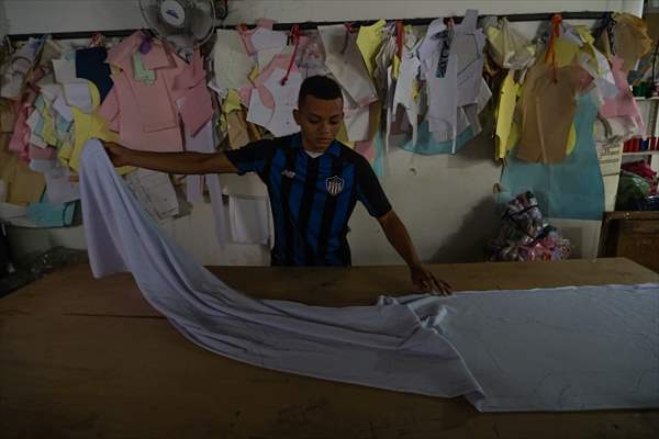 Colombian women in the textile industry