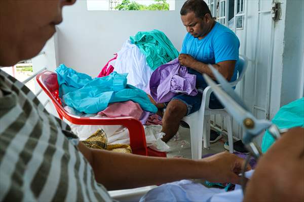 Colombian women in the textile industry