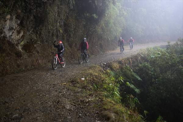 Descent from the summit towards the road to Los Yungas and the Death Road in La Paz