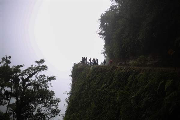 Descent from the summit towards the road to Los Yungas and the Death Road in La Paz