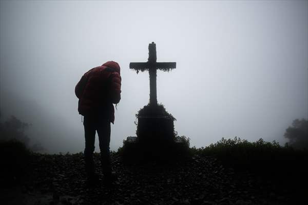 Descent from the summit towards the road to Los Yungas and the Death Road in La Paz
