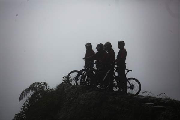 Descent from the summit towards the road to Los Yungas and the Death Road in La Paz