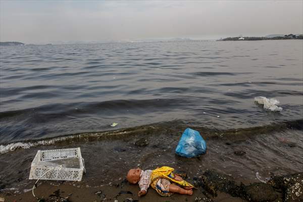 Pollution in the waters of Guanabara Bay in Rio de Janeiro