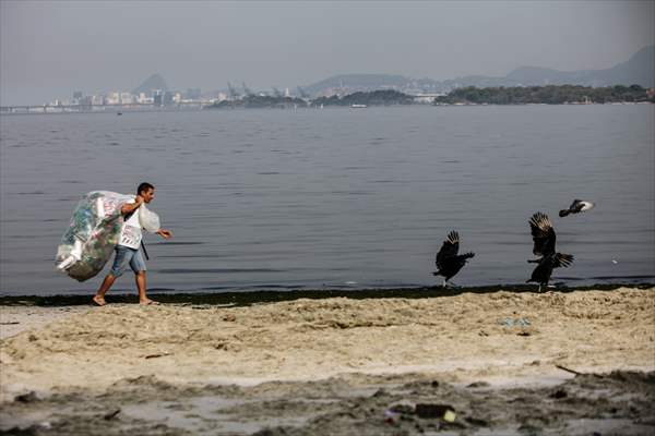 Pollution in the waters of Guanabara Bay in Rio de Janeiro