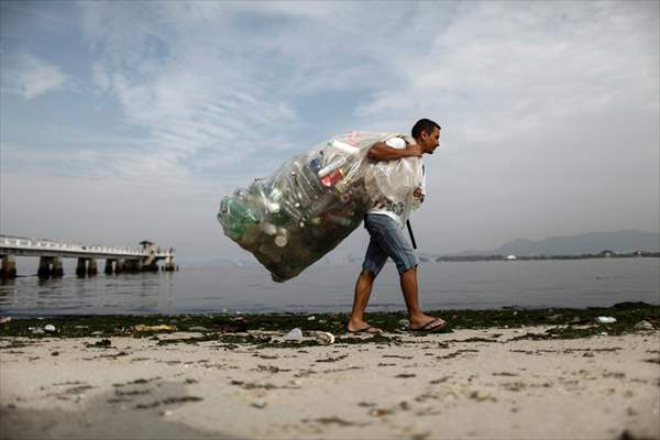 Pollution in the waters of Guanabara Bay in Rio de Janeiro