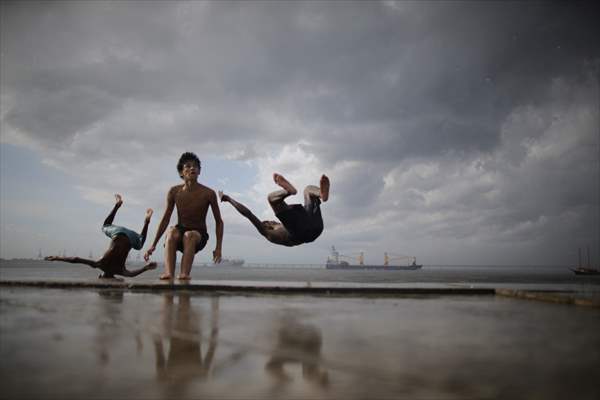 Pollution in the waters of Guanabara Bay in Rio de Janeiro