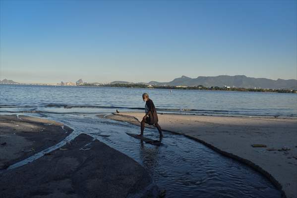 Pollution in the waters of Guanabara Bay in Rio de Janeiro
