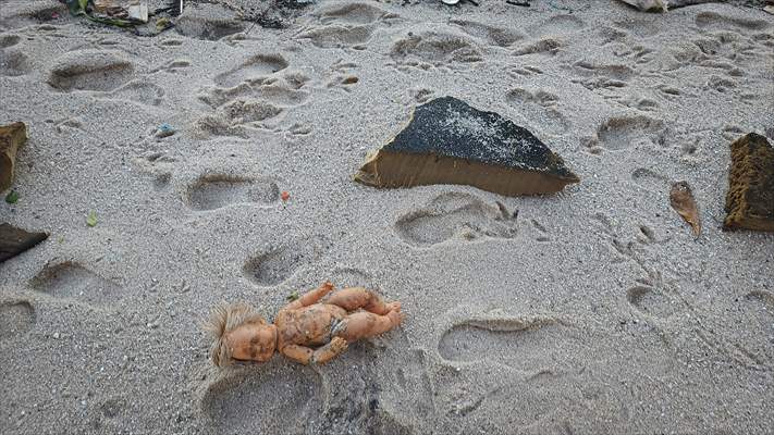 Pollution in the waters of Guanabara Bay in Rio de Janeiro