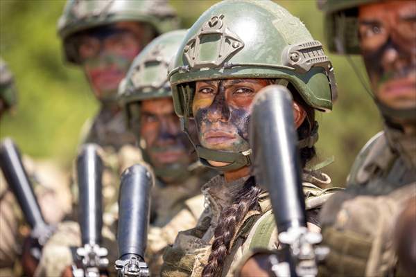 Military training of Turkish commandos in Turkiye's Isparta