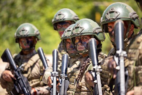 Military training of Turkish commandos in Turkiye's Isparta