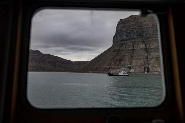 Climate Change melts ice and glaciers in Arctic