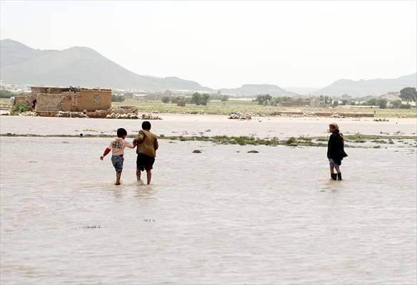 Heavy rains cause flash flooding in Yemen