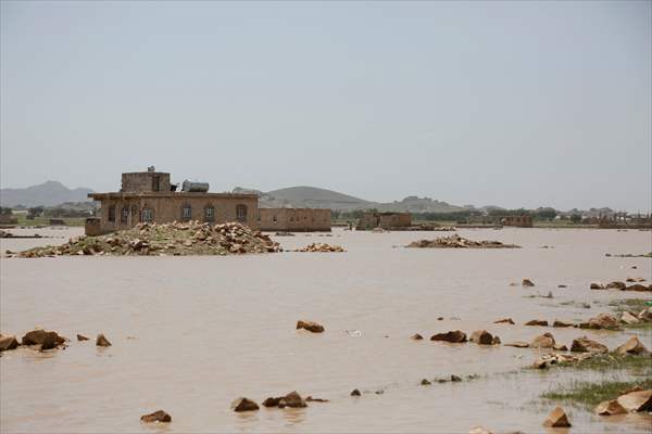 Heavy rains cause flash flooding in Yemen