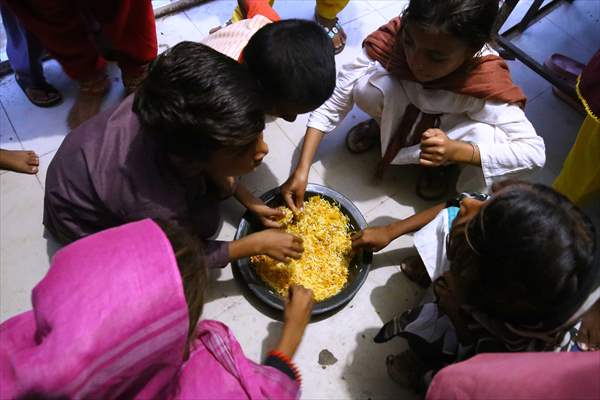 People migrate to Karachi after flash floods in Pakistan