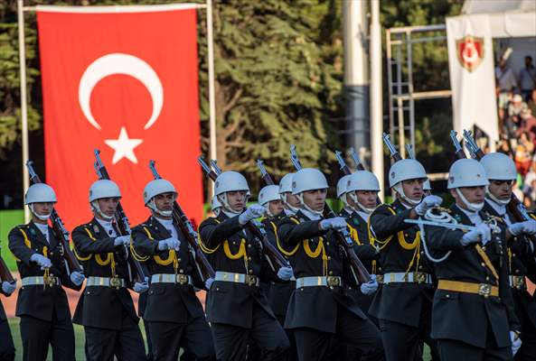 MSÜ Kara Harp Okulu Diploma Alma ve Sancak Devir Teslim Töreni