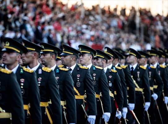 MSÜ Kara Harp Okulu Diploma Alma ve Sancak Devir Teslim Töreni