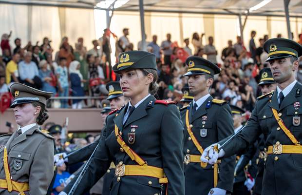 MSÜ Kara Harp Okulu Diploma Alma ve Sancak Devir Teslim Töreni