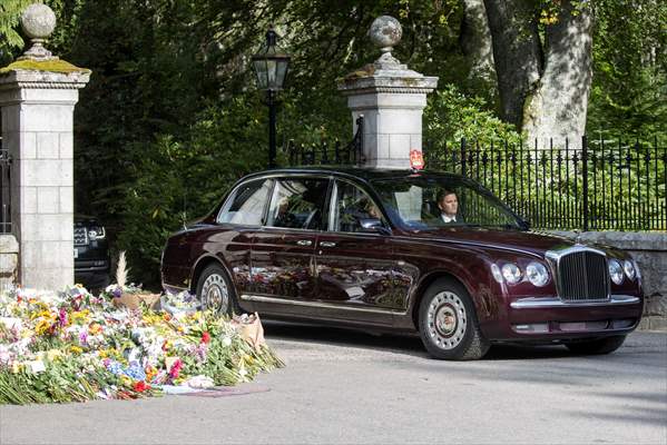 Queen Elizabeth II’s coffin travels from Balmoral Castle to the Palace of Holyroodhouse in Edinburgh