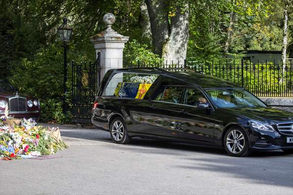 Queen Elizabeth II’s coffin travels from Balmoral Castle to the Palace of Holyroodhouse in Edinburgh