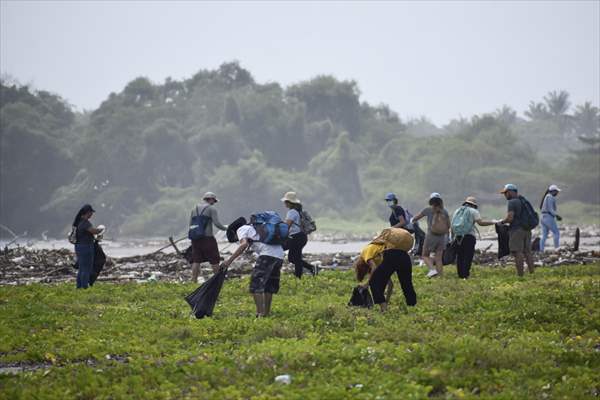 International Coastal Cleanup Day in El Salvador