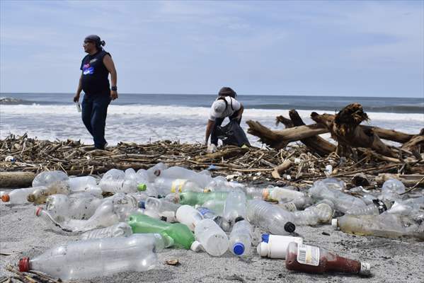 International Coastal Cleanup Day in El Salvador