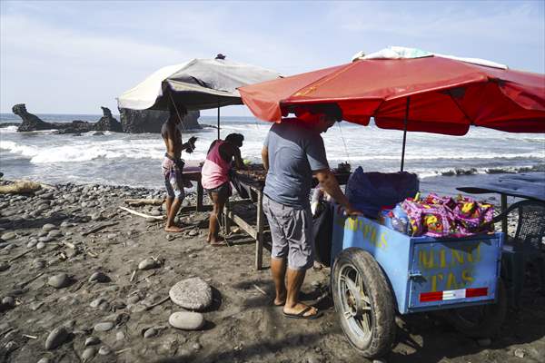 International Coastal Cleanup Day in El Salvador