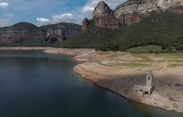 Drought in Spain reveals ancient structures