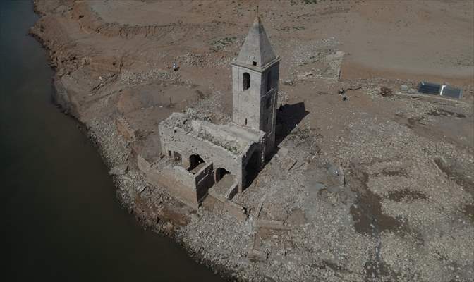 Drought in Spain reveals ancient structures