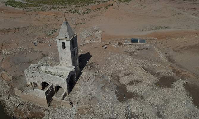 Drought in Spain reveals ancient structures