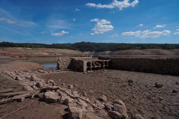 Drought in Spain reveals ancient structures