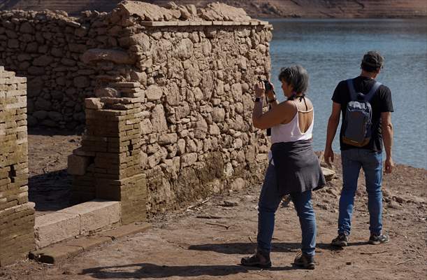 Drought in Spain reveals ancient structures